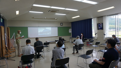 人権学習会飯梨地区運営協議会会長の挨拶写真