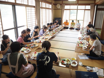 試食の様子