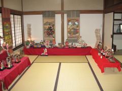 雛飾のようす