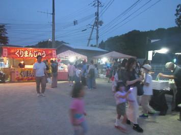 露店に並ぶ皆さん