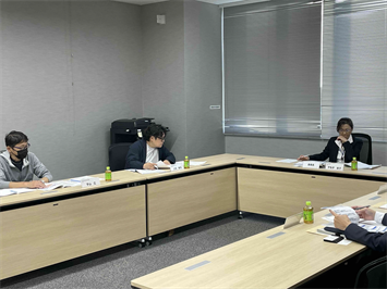 第１回評価委員会の様子の写真の１枚目です