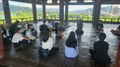 ヨンナムル見学の様子