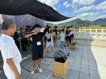 国弓場見学の様子