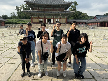 昌徳宮見学の様子