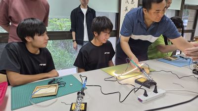 木工体験（フォトフレーム作り）の様子